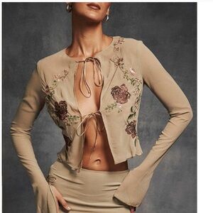 HOUSE OF CB 'Asra' Artichoke Floral Tie Front Top NWT